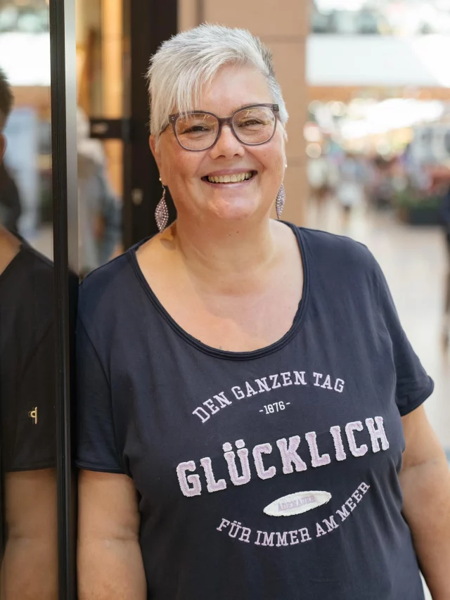 Echte Freude bei der Arbeit, das ist Sabine im Strandhaus Kiel. 💫

#bkretail #bkfamily #strandhaus #kiel #cittipark